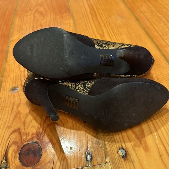 Forever 21 Black and gold embroidered heeled booties 7.5 - Picture 6 of 7